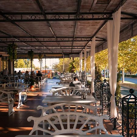 Hotel Brilliantin Szliven Kültér fotó