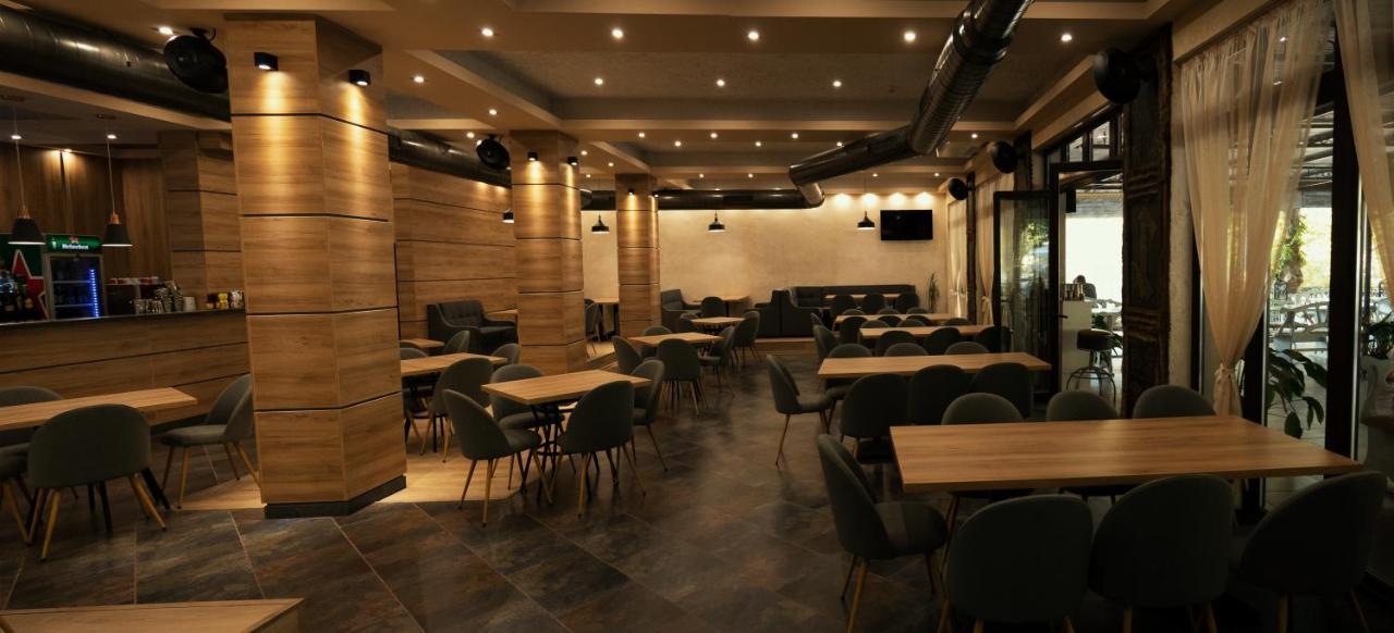 Hotel Brilliantin Szliven Kültér fotó