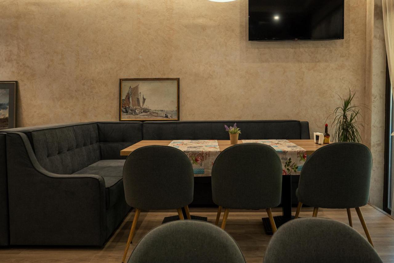 Hotel Brilliantin Szliven Kültér fotó