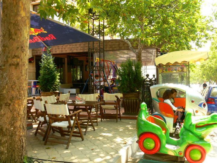 Hotel Brilliantin Szliven Kültér fotó
