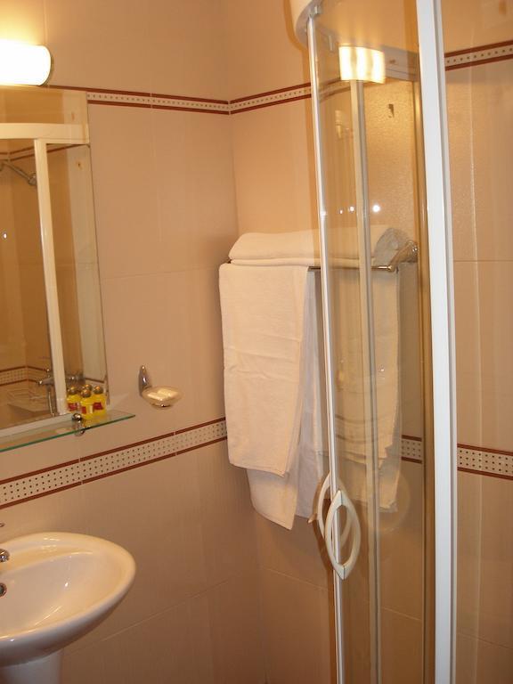 Hotel Brilliantin Szliven Kültér fotó
